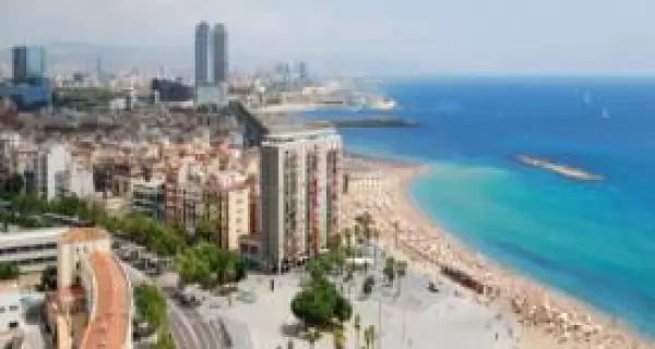 Playa-de-La-Barceloneta-Ba