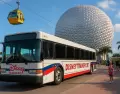Disney ofrece transporte gratuito para moverse entre parques, hoteles y zonas clave: c�modo, eficiente y lleno de magia.