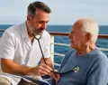 M�dico atendiendo a un pasajero en la cubierta de un crucero: asistencia profesional en altamar ante cualquier emergencia.