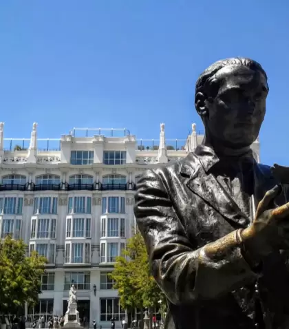 Estatua del escritor Federico Garc�a Lorca en el Barrio de las Letras, Madrid
