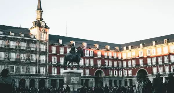 La Plaza Mayor, coraz�n hist�rico de Madrid y uno de sus lugares m�s visitados.