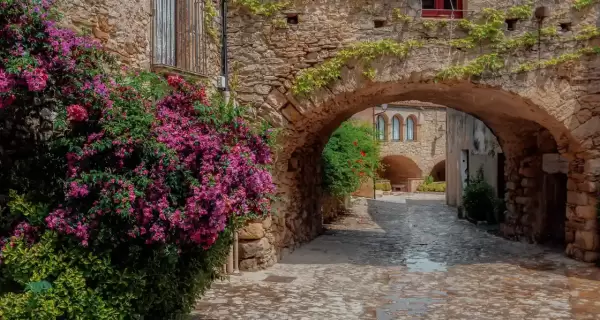 Peratallada, uno de los pueblos medievales mejor conservados de Catalu�a.