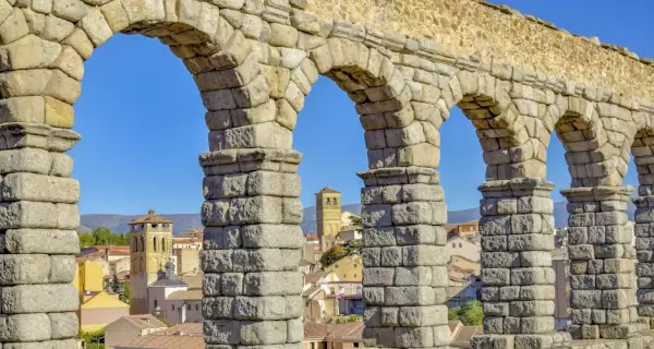 El Acueducto de Segovia, s�mbolo eterno de la ciudad castellana.