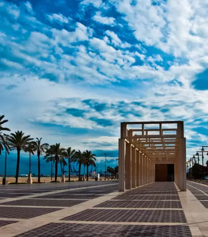 La playa de la Malvarrosa, uno de los s�mbolos de la costa valenciana.