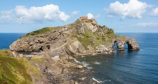 San Juan de Gaztelugatxe, un icono del turismo fotogr�fico en el norte de Espa�a.