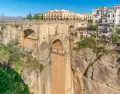 El Puente Nuevo es el gran icono visual de la ciudad de Ronda.