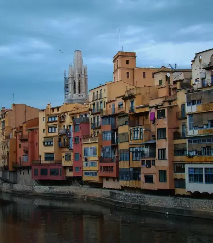 El Barri Vell se recorre con calma durante el invierno.