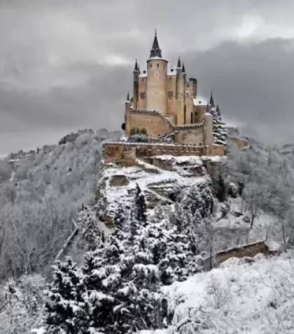 La Catedral domina el perfil urbano de Segovia.
