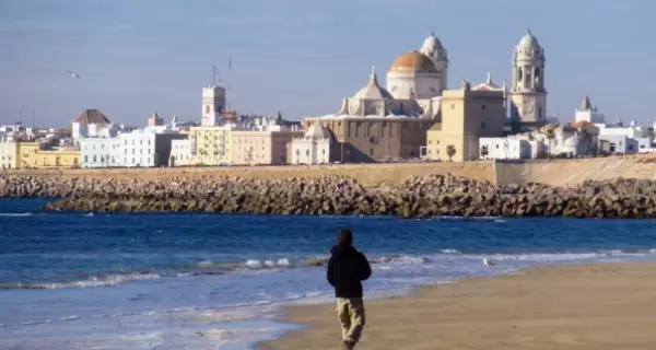 La Costa Blanca ofrece temperaturas suaves durante febrero.