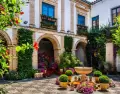Los patios comienzan a prepararse para la primavera.