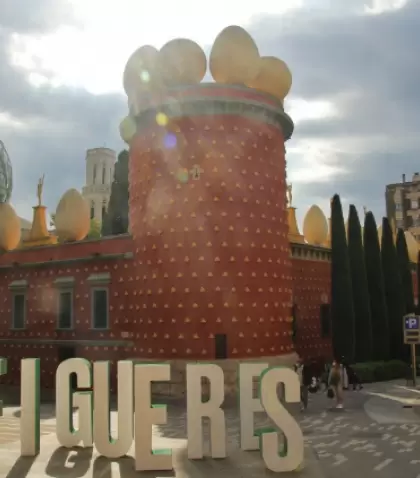 El Teatro-Museo Dal� es el principal atractivo cultural de Figueres.