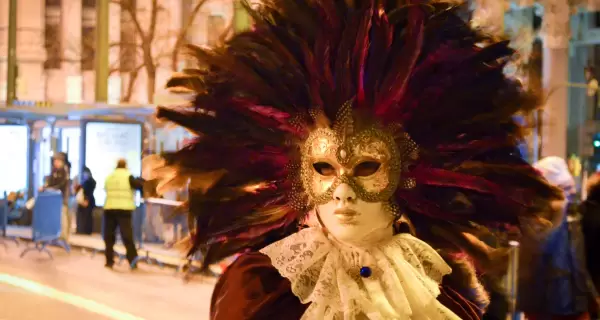 El Carnaval se vive en Espa�a con desfiles, m�sica y celebraciones �nicas.