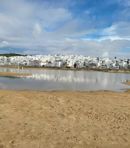 En invierno, las playas de Conil se disfrutan con tranquilidad y aire atl�ntico.