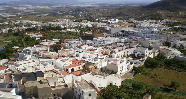 N�jar conserva la esencia de los pueblos blancos andaluces junto a un entorno natural �nico.