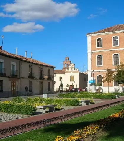 Plaza de San Diego y fachada del Colegio de San Ildefonso, s�mbolo hist�rico de Alcal� de Henares.