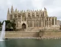 La Catedral de Santa Mar�a de Palma (La Seu), icono g�tico frente al mar y s�mbolo hist�rico de la ciudad.