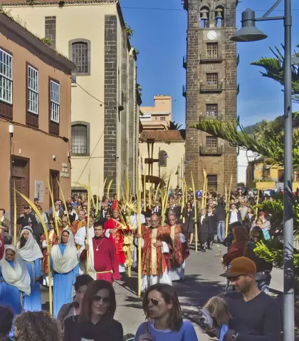 Procesi�n de Semana Santa en Tenerife en el casco hist�rico de La Laguna.