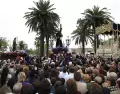 Procesi�n de Semana Santa en Andaluc�a con nazarenos.