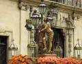Procesi�n de Semana Santa en Palma de Mallorca frente a la Catedral.