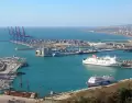 Vista panor�mica del puerto de M�laga y la playa de la Malagueta.
