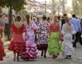 Sevilla en abril con ambiente festivo.