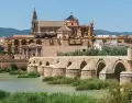 En C�rdoba, abril ofrece sol y calles llenas de vida, sin el calor extremo del verano.