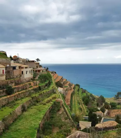 En Serra de Tramuntana, abril muestra una Mallorca m�s verde, tranquila y sin multitudes.