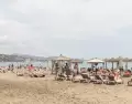 En M�laga, mayo transforma la playa: m�s sol, m�s ambiente y un ritmo que cambia.