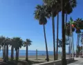 Paseos junto al mar o calor urbano intenso: en mayo, M�laga y Sevilla ofrecen experiencias muy distintas.