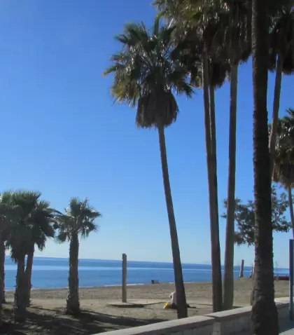 Paseos junto al mar o calor urbano intenso: en mayo, M�laga y Sevilla ofrecen experiencias muy distintas.