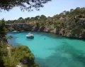 Calas espectaculares, sol suave y mar a�n fresco: Mallorca en mayo invita a la playa, no siempre al ba�o.