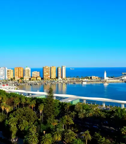 Primavera en la costa: M�laga se abre al mar, gana luz y cambia su ritmo.