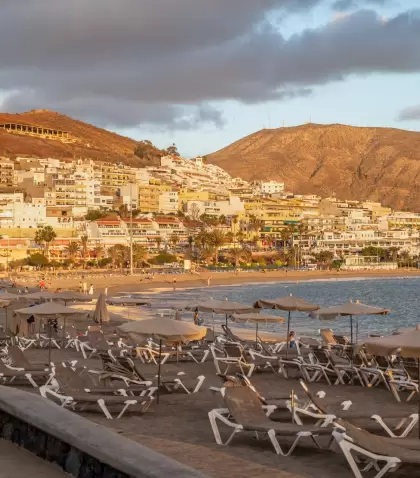 Tenerife en mayo: playas, atardeceres y buen clima sin el ritmo intenso del verano.