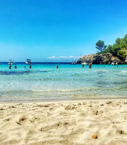 Menorca en mayo ofrece calas incre�bles, calma real y una isla sin prisas.