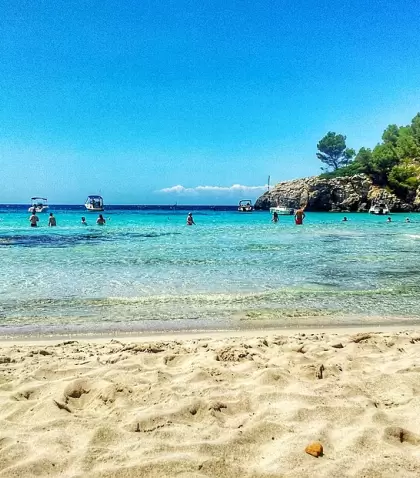 Menorca en junio: calas tranquilas y verano suave antes del pico tur�stico.