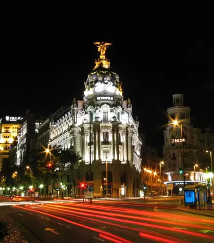 La Calle de Alcal�, una de las avenidas que mejor muestran el ritmo urbano de Madrid.