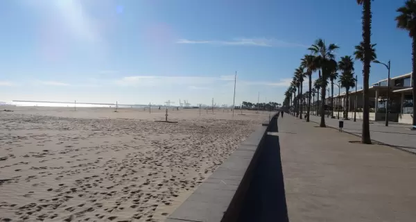 El paseo mar�timo y el mar ganan protagonismo con el calor.
