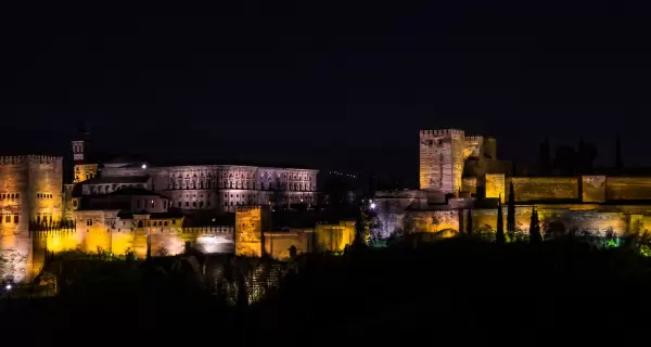 Junio cambia Granada: m�s calor, mejores noches y otro ritmo.