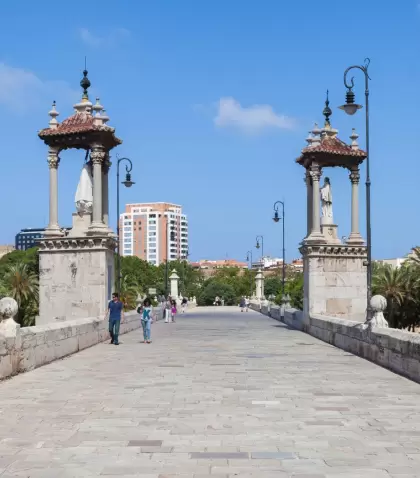 Valencia en junio: d�as largos, terrazas llenas y verano junto al Mediterr�neo.
