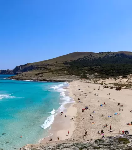 Aguas turquesa, arena amplia y una Mallorca que todav�a respira antes del verano m�s intenso.