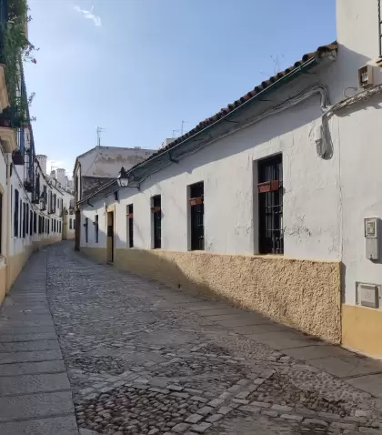 C�rdoba en junio con calor de verano y ambiente hist�rico.