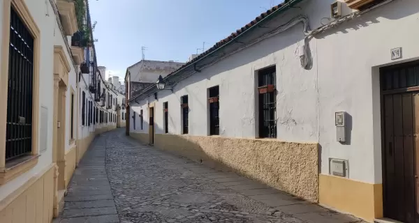 C�rdoba en junio con calor de verano y ambiente hist�rico.