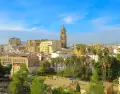 Gu�a pr�ctica para elegir alojamiento en M�laga en julio.