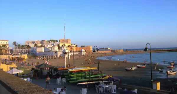 Playa de C�diz en verano.